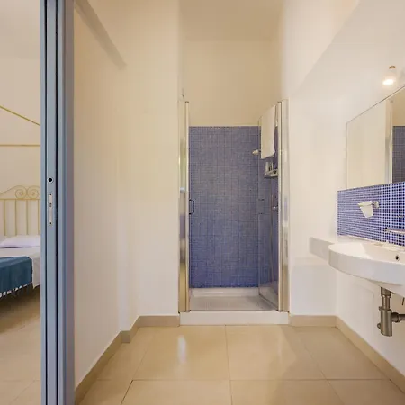 Mazzella Couette-café Procida