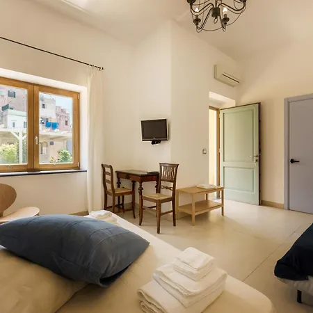 Couette-café Mazzella 3*